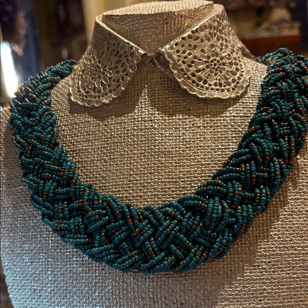 Elegant Beaded Necklace in Teal and Gold